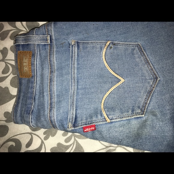 26 Levi's skinny jeans. - Picture 5 of 5